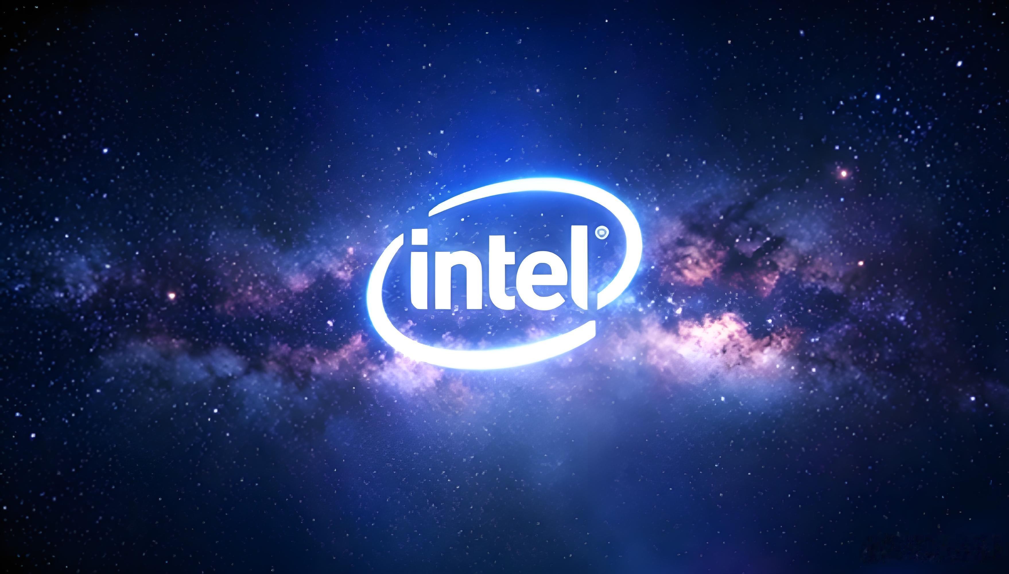 Intel 携 ZAM 内存杀回内存市场 、秦力洪算了一笔换电账
财井社 作者 | 雷鸣     记者 | 邱健
9月29日  财井社今日新闻综合报道
一、Intel 携 ZAM 内存杀回内存市场：单颗 512GB，功耗比 HBM 低一半
阔别内存市场四十多年，Intel 又回来了——这次不是做 DDR 颗粒，而是和软银子公司 SAIMEMORY 搞 ZAM ​