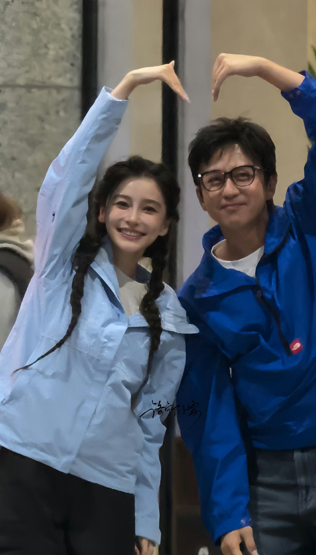 你说五哈导演嘛那我可要梦一个Angelababy和大家团聚了 ​