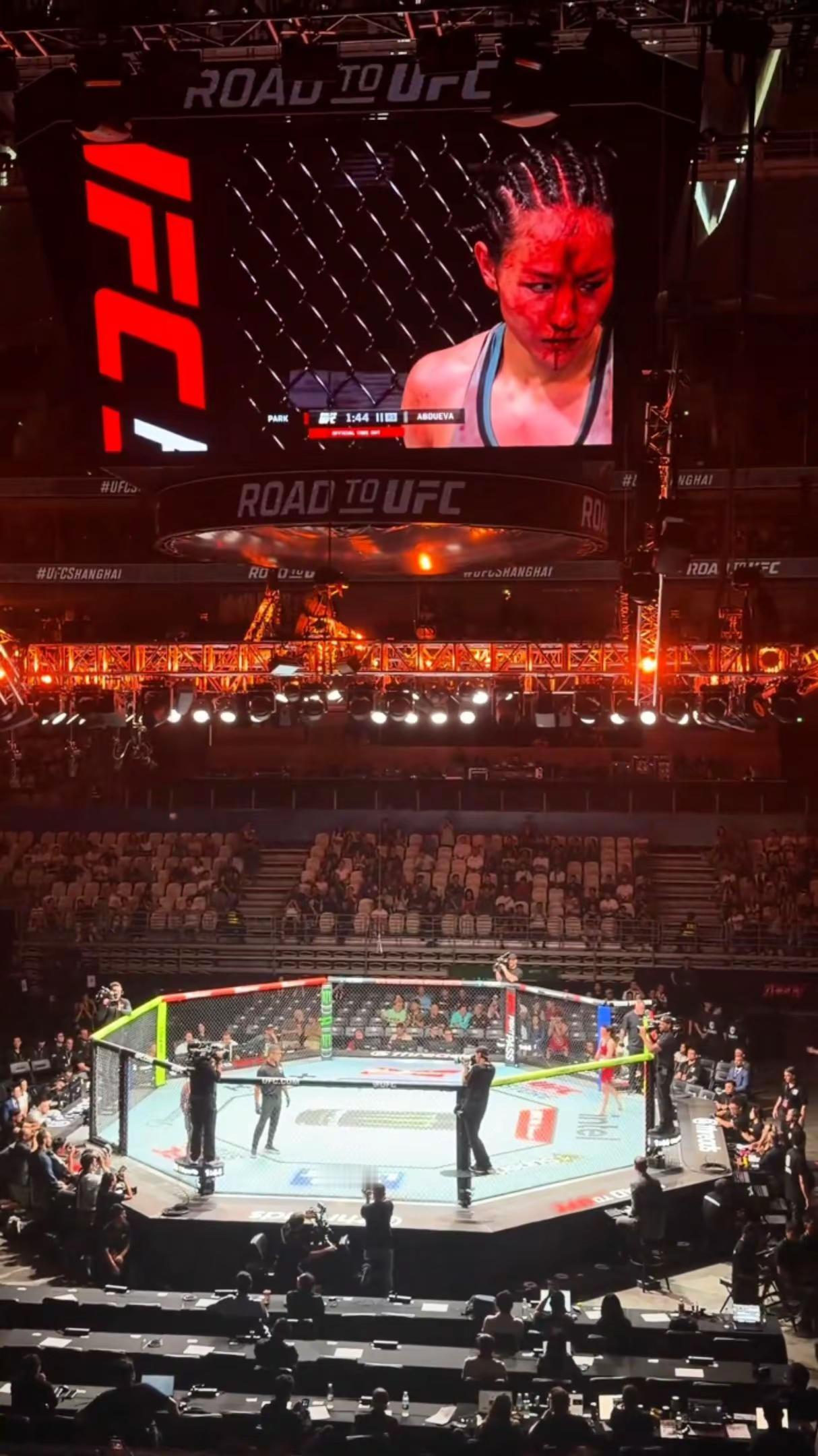 天才只是这里的入场券！UFC.可以输  但绝对不能怂！上海ufc格斗之夜热血决赛 ufc现场 格斗魅力