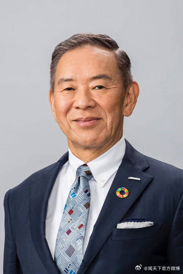 #Rapidus社长设想建设月球半导体工厂#【并非玩笑！Rapidus 社长小池淳义设想 2040 年前后建设月球半导体工厂】 9 月 11 日消息，日本先进半导体企业 Rapidus 社长小池淳义当地时间本月 10 日在美国出席智库活动并进行演讲时发表了到 2040 年前后在月球表面建设半导体工厂的构想。

小池淳义还在演讲现 ​