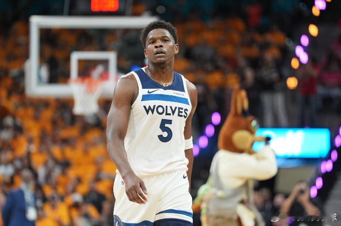 5月11日讯 NBA西部半决赛G3，森林狼主场114-109击败马刺...