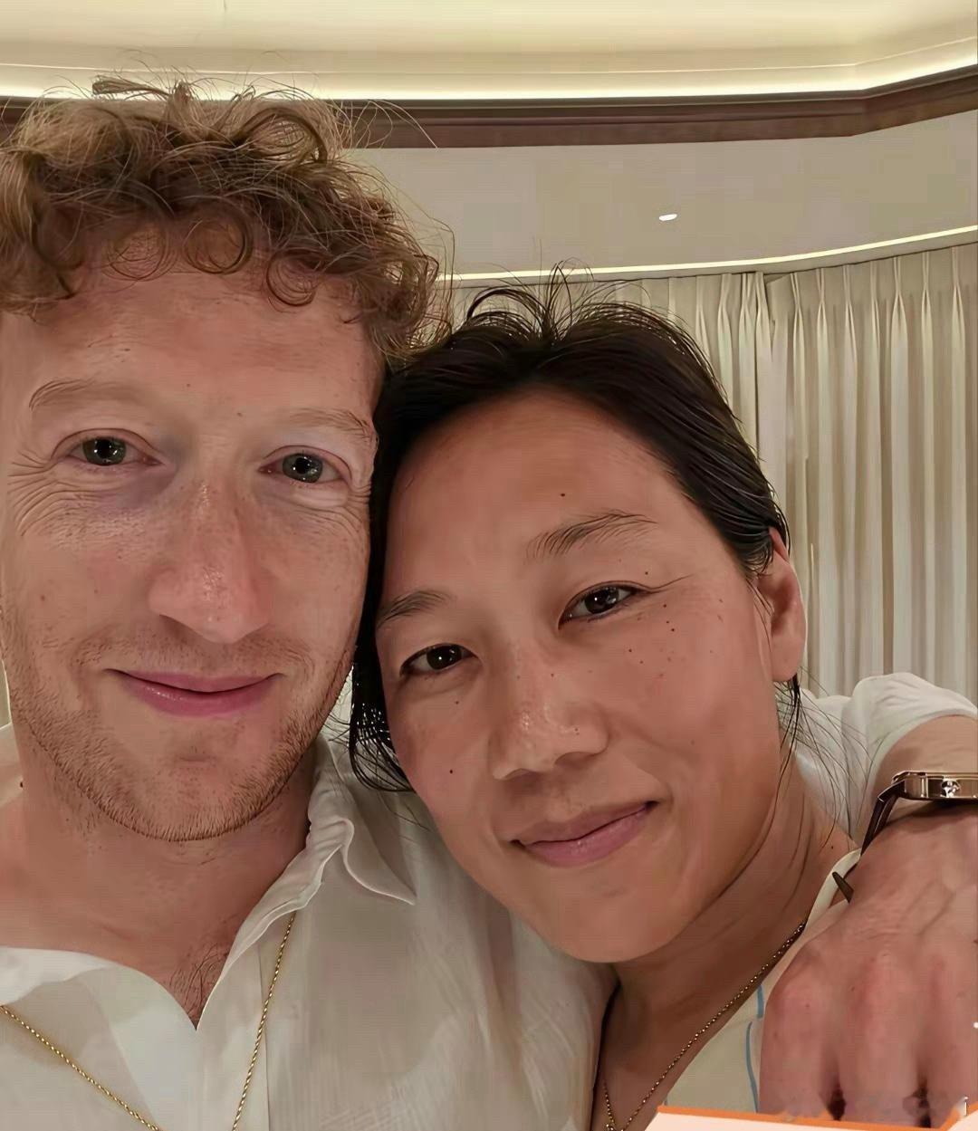 老外的审美和我们差距这么大吗？
扎克伯格这么有钱，却娶了一个长相如此普通的女人。或者说这种长相在老外眼里就是美若天仙？ ​