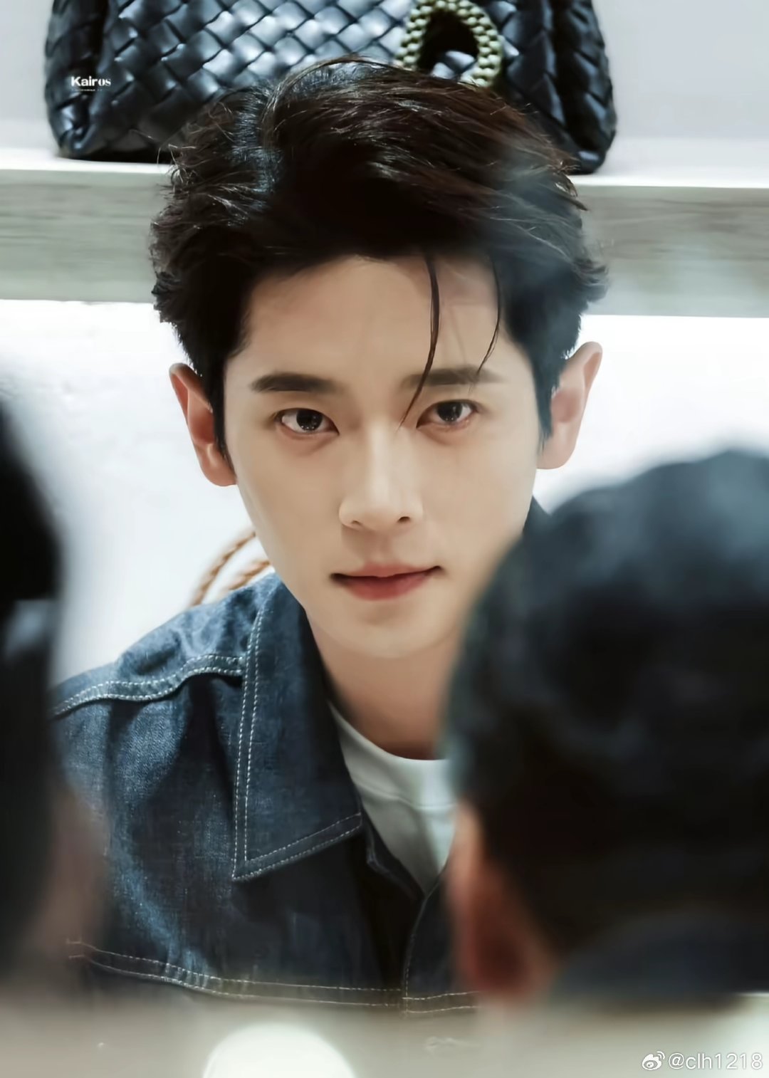 #丞磊[超话]##丞磊的快乐充能站##青春快乐岛#目光所及皆是你，心之所向皆欢喜，往后岁月，愿你光芒万丈，平安顺遂。 ​
