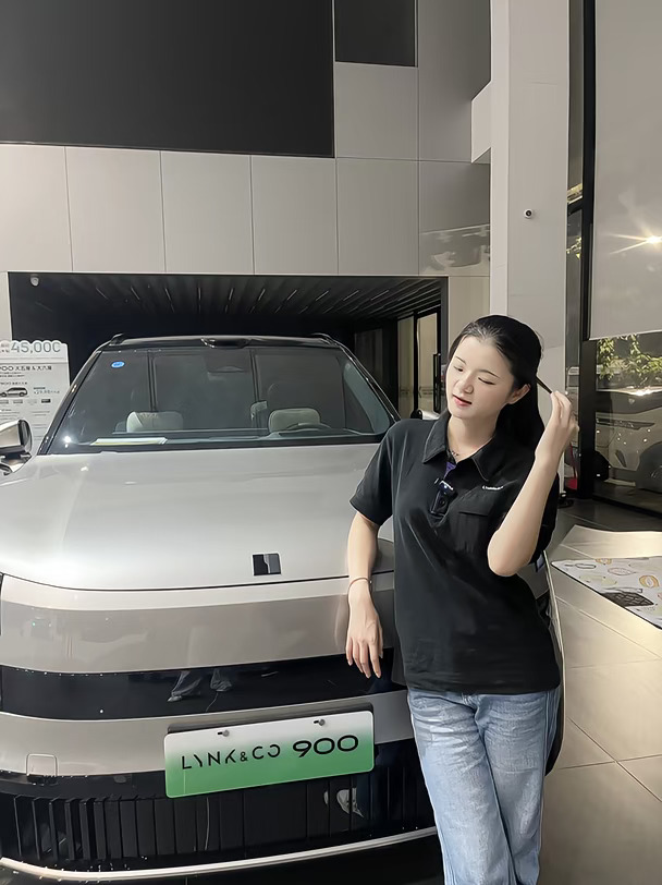 全家出行旗舰SUV 领克900