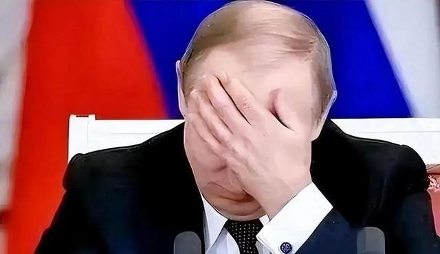 普京一旦离世或者下台，乌克兰可能就真的危险了！就连中国也要警惕！要知道，俄罗斯可是名副其实的“战斗民族“，说打就是要硬刚到底的。不少人总觉得普京平时下手够狠了，但别忘了，在他身后还蹲着一帮更激进的“真鹰派“。跟这些人比，懂战略平衡的普京，反倒成了眼下最克制的一道防火墙。
国际局势像一盘复杂棋局，最让