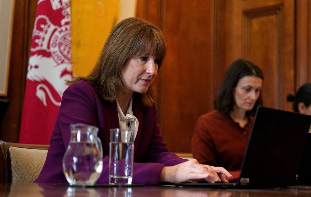 英国财政大臣评价美国发动对伊战争是“愚蠢之举” 当地时间14日，英国财...