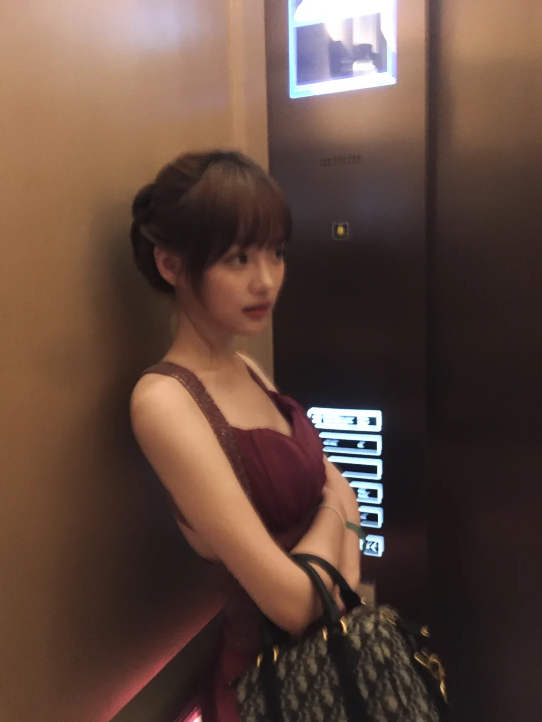 亲爱的提子小姐。