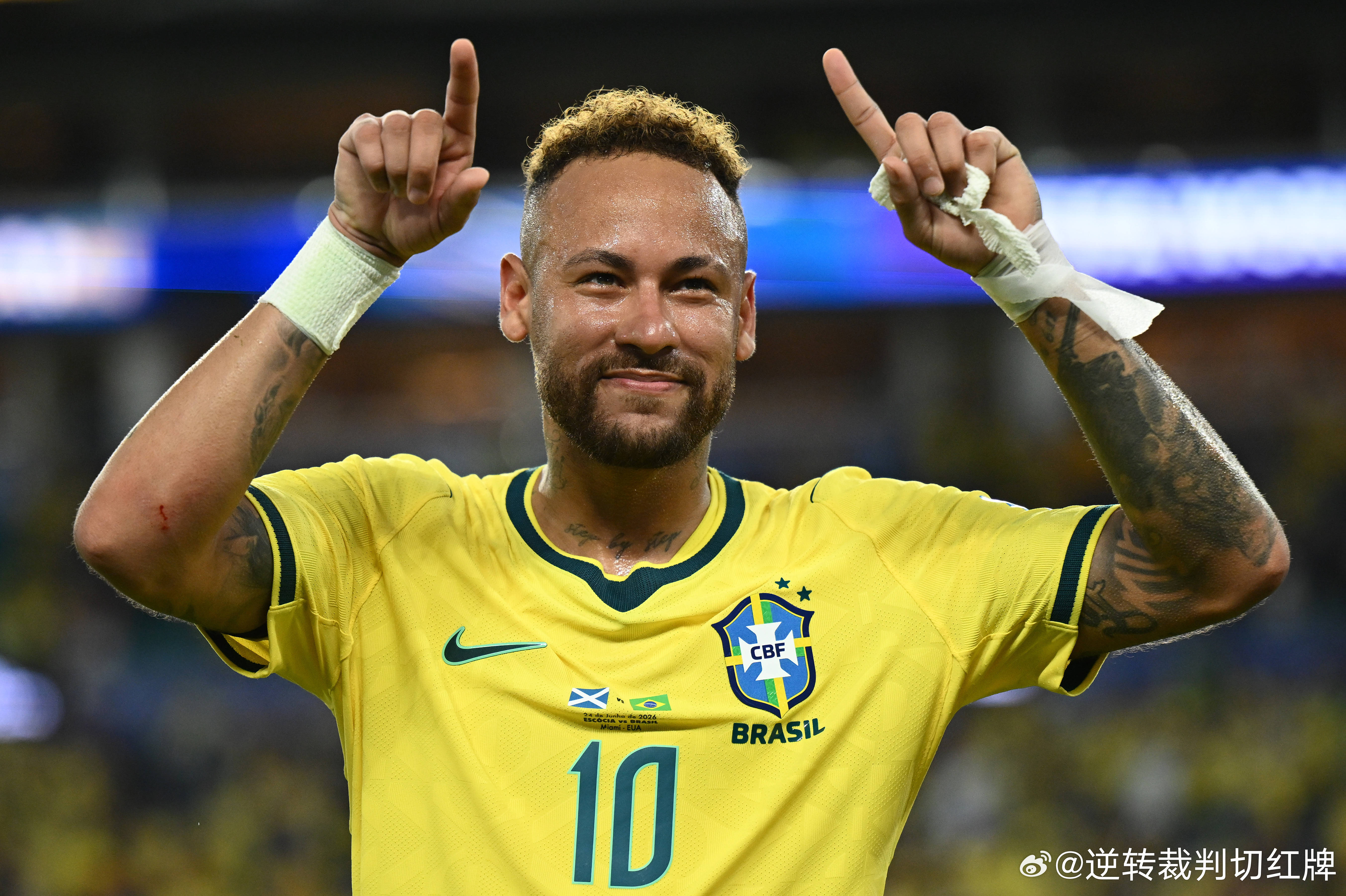 世界杯 ：巴西3比0苏格兰维尼修斯梅开二度，库尼亚锦上添花，巴西三球完...