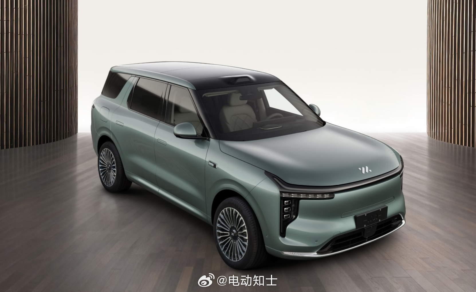 比智己LS9低一档的智己LS8申报信息也出来了：  配备52.1kWh...