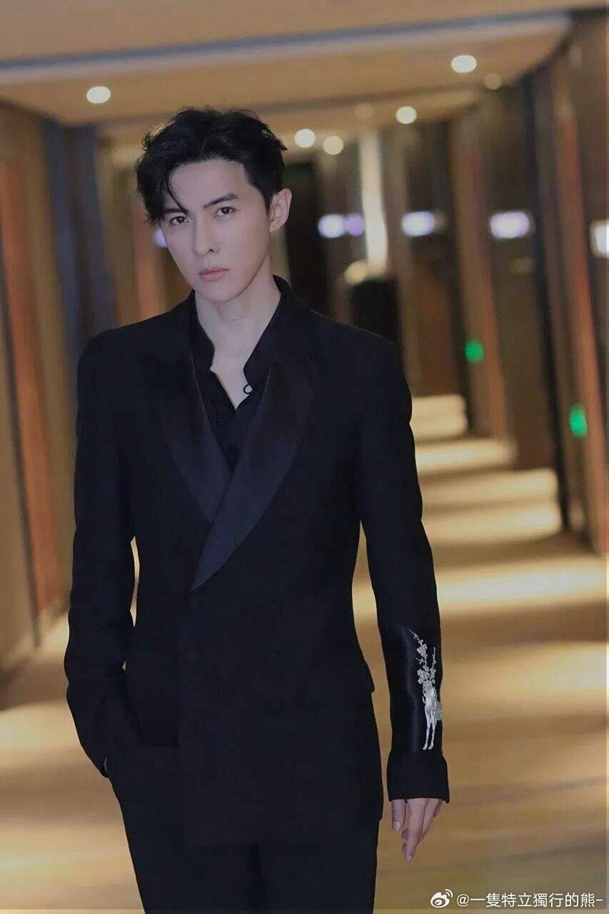 童年男神唐禹哲因逃避兵役被判，滤镜彻底破碎，谁的青春回忆塌房了 ​