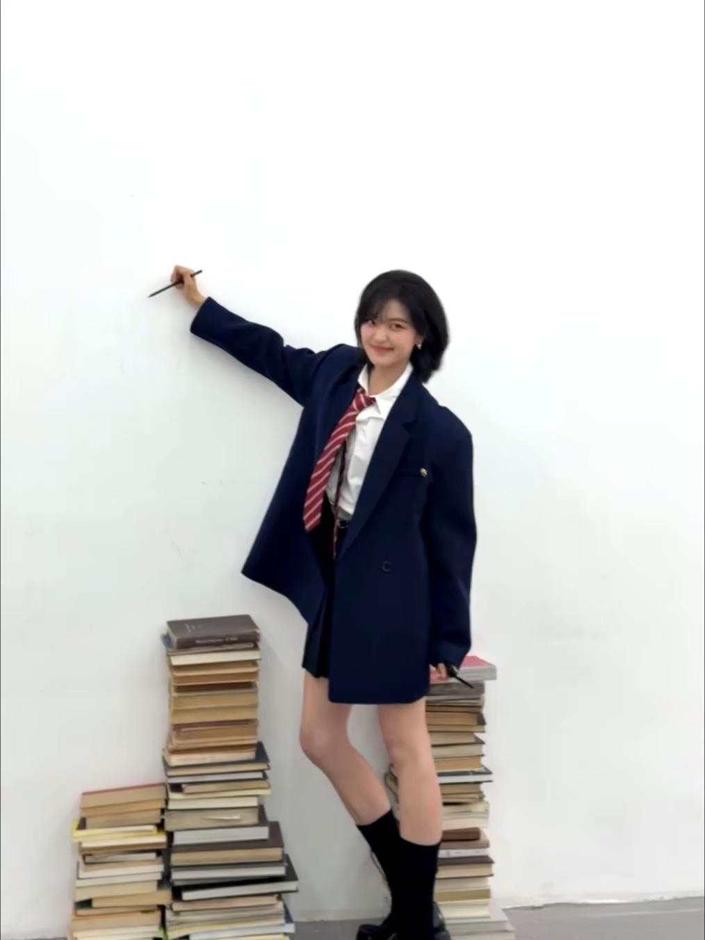 跟学姐 约好了，明天放学一起回家，去看常玉儿🥰