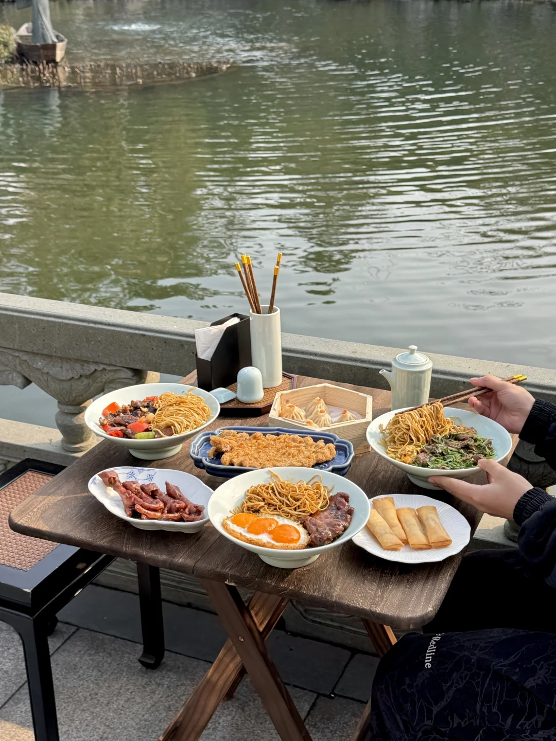 感觉是杭州目前top好吃的（雷峰塔下氛围巨好