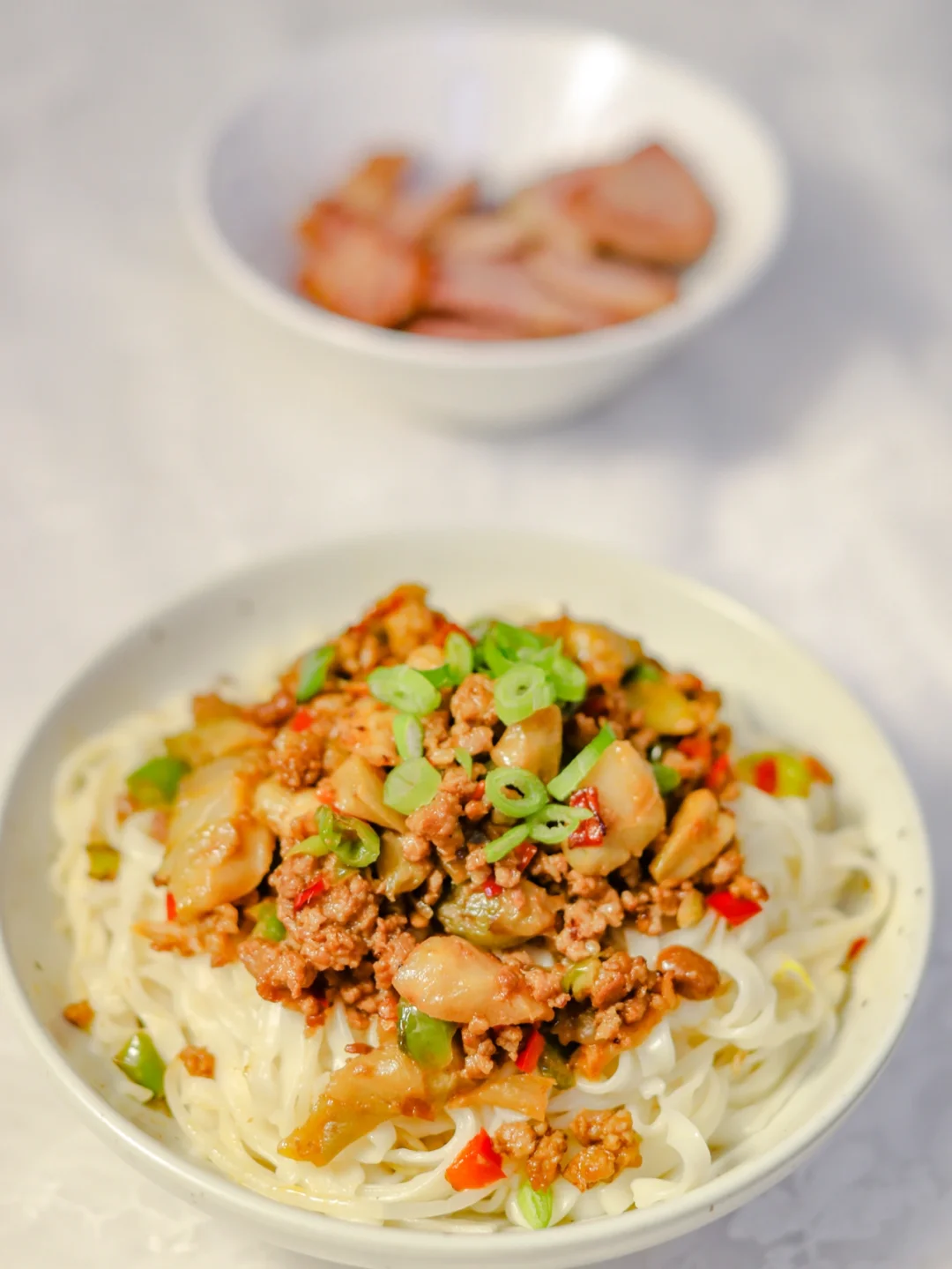 坚持做100种面不重样（66）榨菜肉末拌面