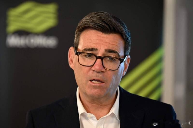 英国首相也遭遇冒充诈骗！伯纳姆误与假冒特朗普幕僚长人士互发消息  据美...