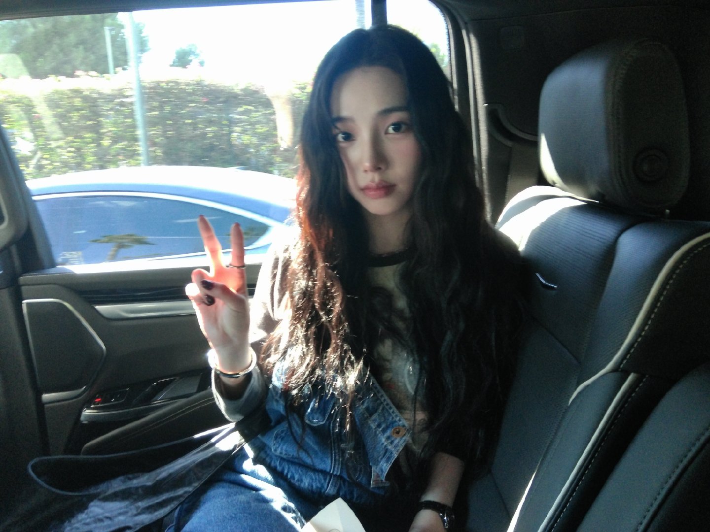 #柳智敏[超话]# “你的专属Karina天天想你，我把所有的energy都转给你”  ——柳智敏 ​