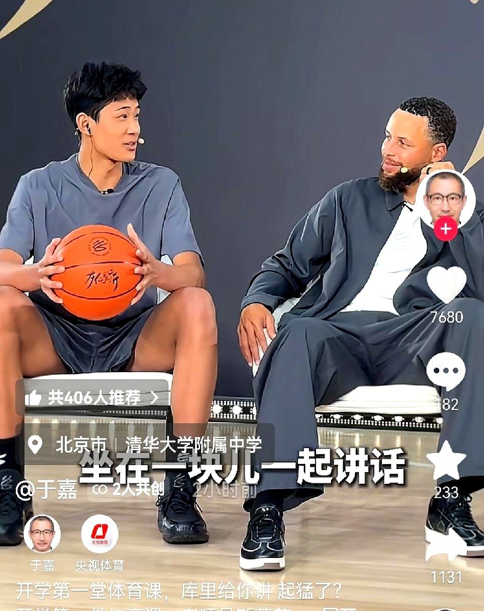 14岁少年和库里促膝长谈，网友酸一句会投胎，当妈的却急了。

虎头妈妈发文撇清，说儿子见库里全凭自己努力，没沾他爹杜锋半点光。她抛出细节：孩子初一初二个子矮，死死钉在冷板凳上，初三猛长个才熬出头。

球迷根本不买账。库里中国行主持人于嘉跟杜锋什么交情？背后的赞助商又是谁？那张合影底下，千丝万缕的人脉