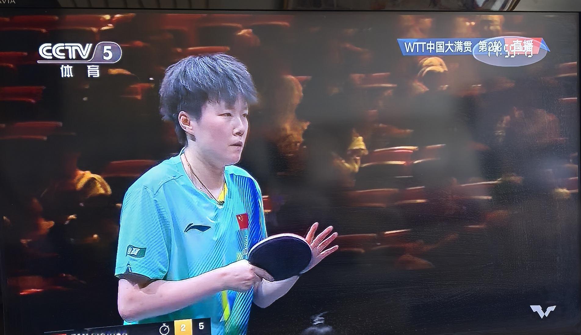 可惜了，小将范姝涵差一点爆冷掀翻日本名将早田希娜，2:3惜败。这次中国大满冠派出的小将打的都挺猛呀！姜依依只因遇到温特，对对手的球确实有点不适应，但能看到姜依依依的基本功很扎实，今天看了范姝涵跟早田希娜的比赛，比分很焦灼，两个人打到了决胜局，还有另一位刘子凌，看到她进入32强后采访，打球很有头脑啊！