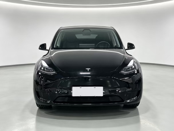 21年的特斯拉 Model Y
后轮驱动版，后置后驱，纯电动，单速固定齿比变速箱。
#二手车 #苏州二手车 #特斯拉Y