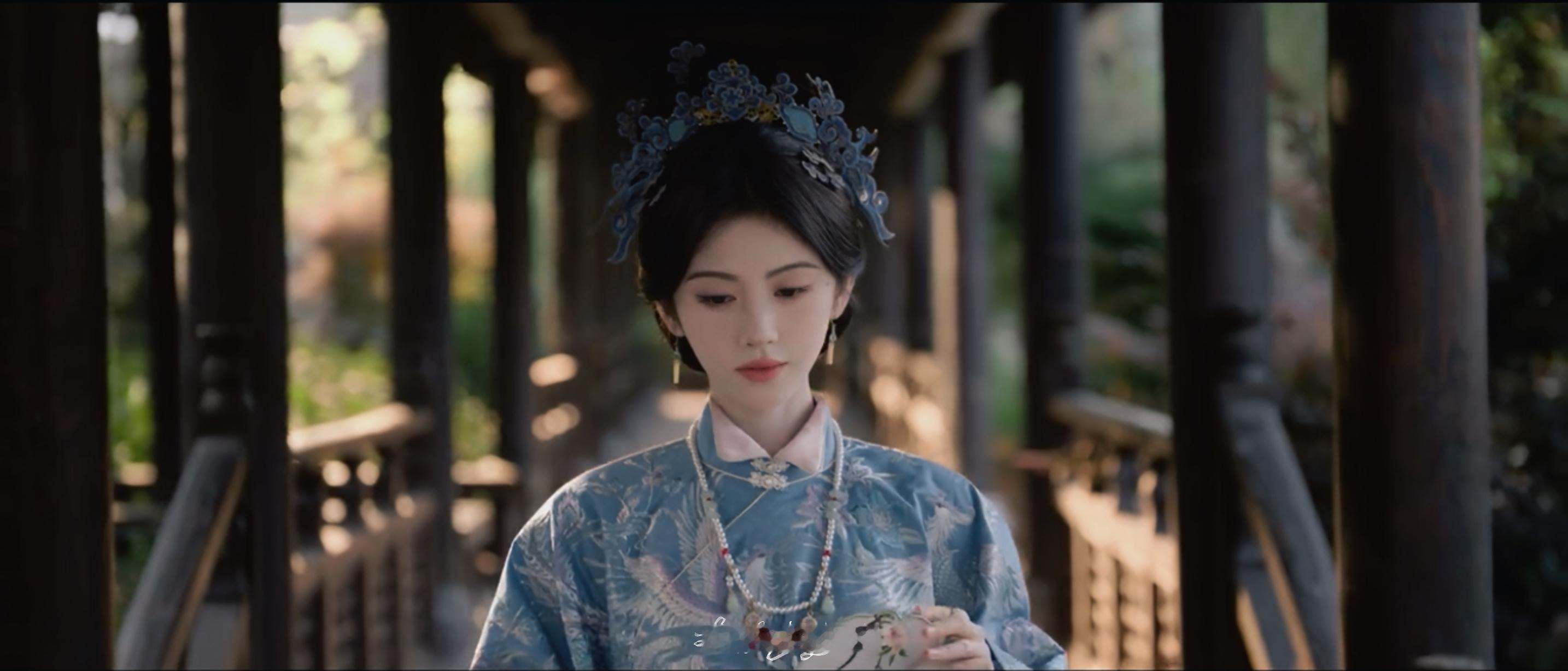 #鞠婧祎[超话]##万花世界# jjy#万花世界解锁亿点新花样#
这个鞠婧祎！这个苏绿夏！这个万花世界！这个大事很妙的节奏！ ​