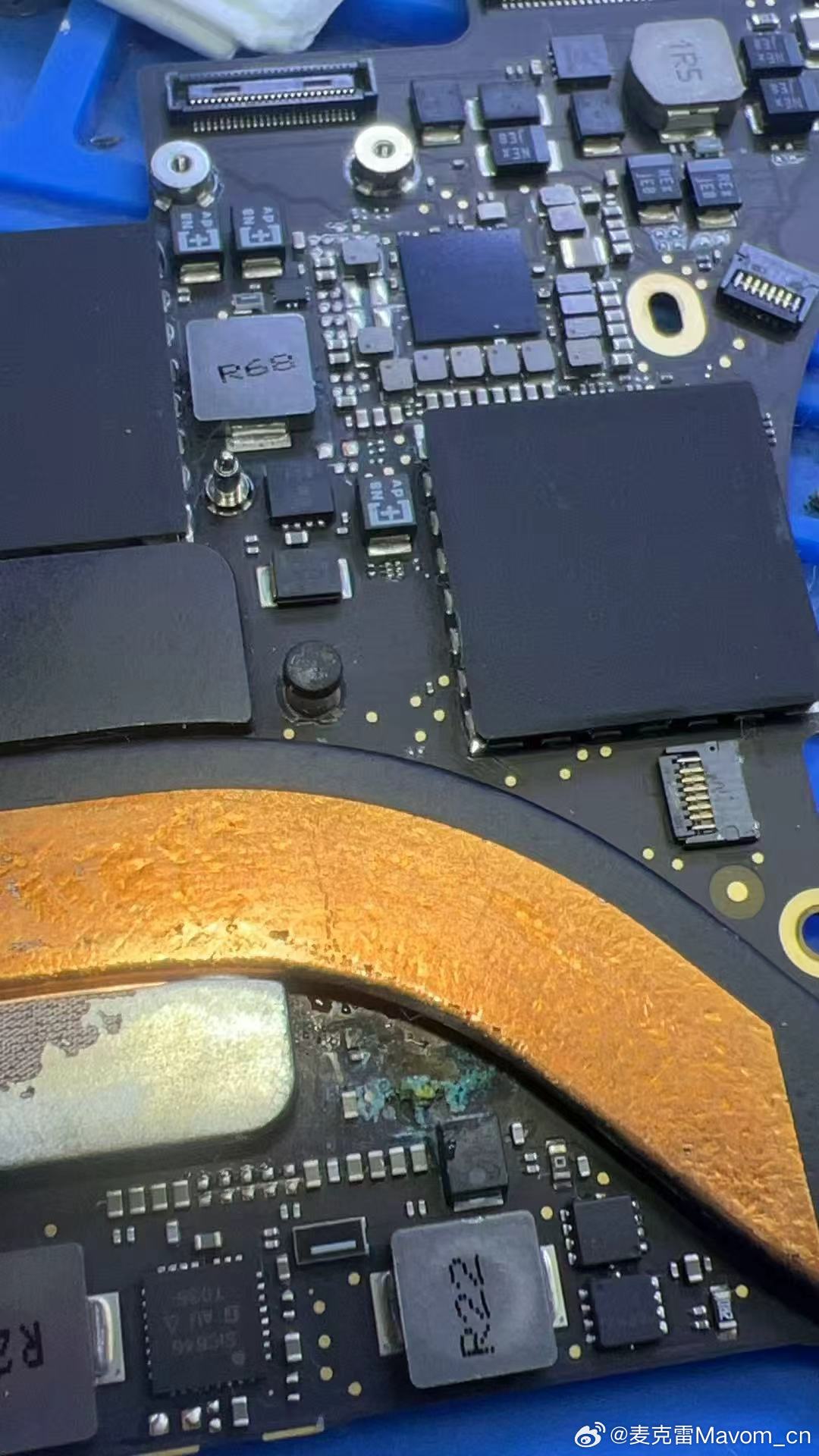 MacBook Pro 进水维修案例：主板腐蚀后先清洁检测，再做板级修...