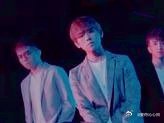 #姜涛所拍的影视剧：数量虽不多，但形象各异，演技不俗#

姜涛出道八年，只拍了七部电视剧和四部电影，这是因为他一直都把音乐放在工作的第一位。

他有一部夭折了的电视剧，叫《信任的游戏》。宣传海报都发了。那时姜涛刚出道，身形瘦削，面容俊秀。他是男一号，在海报中稳居C位。其他演员还有陈卓贤 ​