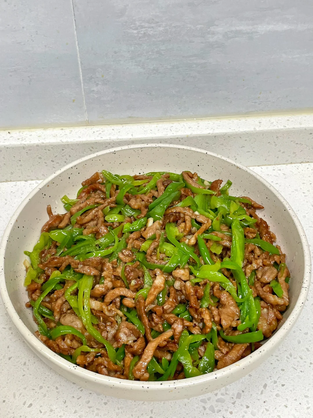 超级简单下饭的青椒肉丝，附详细做法～