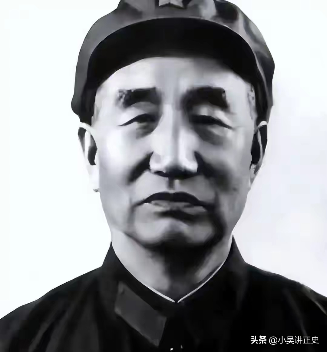 布衣元帅徐向前：33位军事家排第10，李先念的评价道出他的本色（正史版）
 
1989年，中央军委正式公布首批33位中国人民解放军军事家名单，顺序依次是：毛泽东、周恩来、朱德、邓小平、彭德怀、刘伯承、贺龙、陈毅、罗荣桓、徐向前……徐向前恰好排在第10位，这个排序是官方正式确定的，依据历史贡献与职务脉