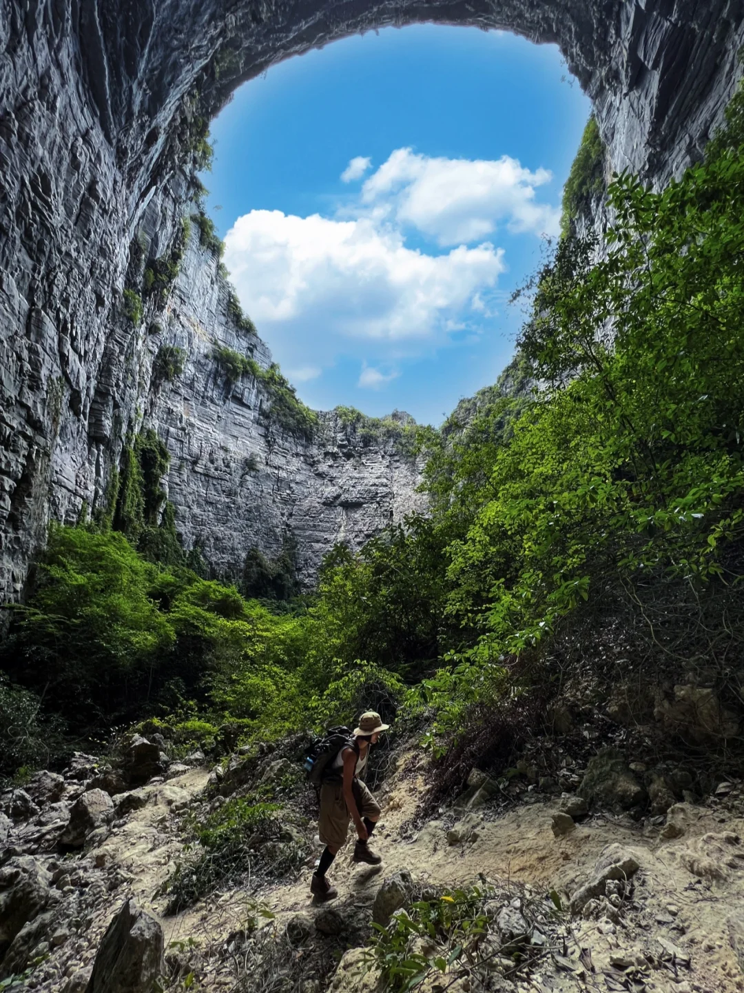 广西天坑-南宁高峰天坑攻略，领略大自然奇观