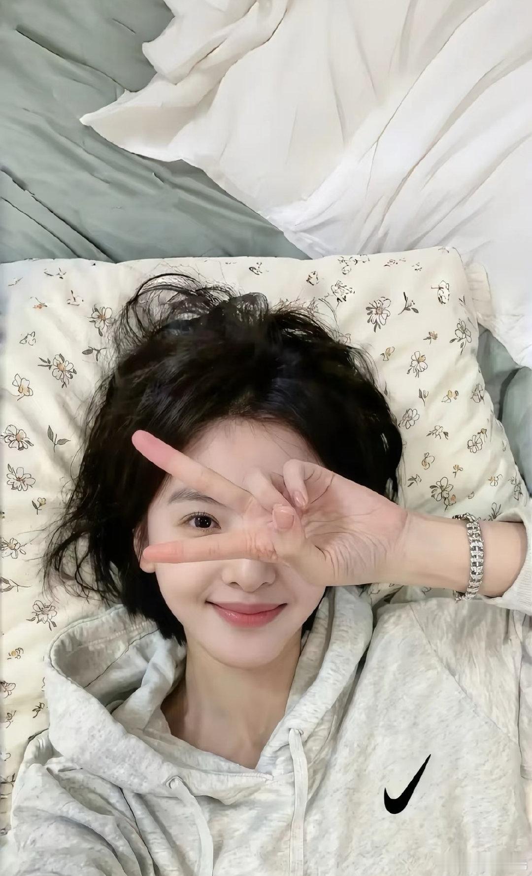 #章若楠[超话]#  章若楠很美丽的呀 ​