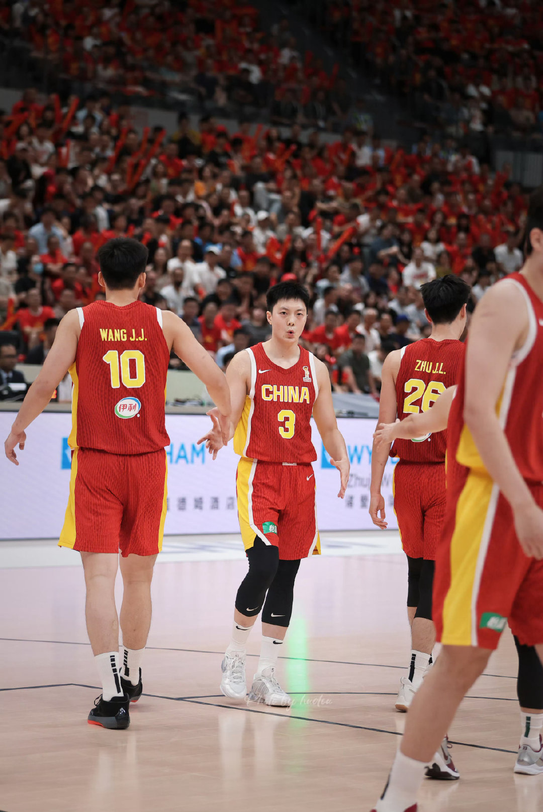 #中国男篮vs巴林男篮#
赢了46分
可喜可贺
但是巴林实力一般
要保持状态继续战斗 ​