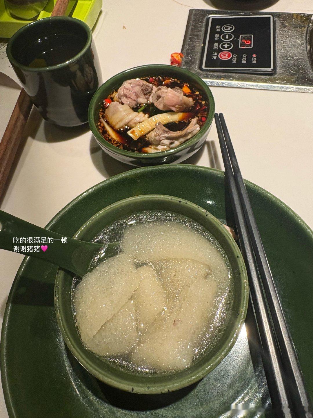 休假版好好吃饭~
#日常[超话]# ​