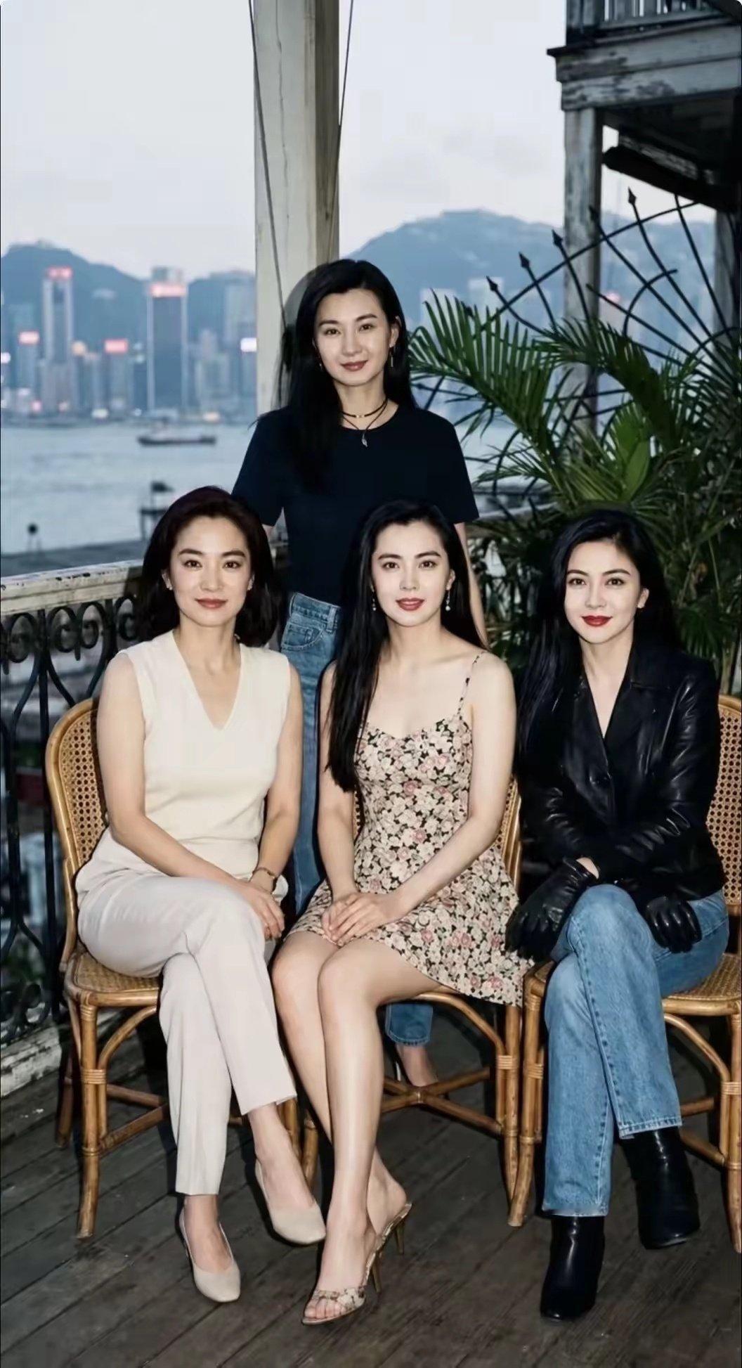 上世纪80年代末，香港影坛的四大美人正值最灿烂的年华，林青霞34岁，张曼玉24岁，王祖贤28岁，关之琳26岁。那时的她们，不依赖韩式平眉、不追求欧式双眼皮，一张素净的脸就能在银幕上美得发光。 ​