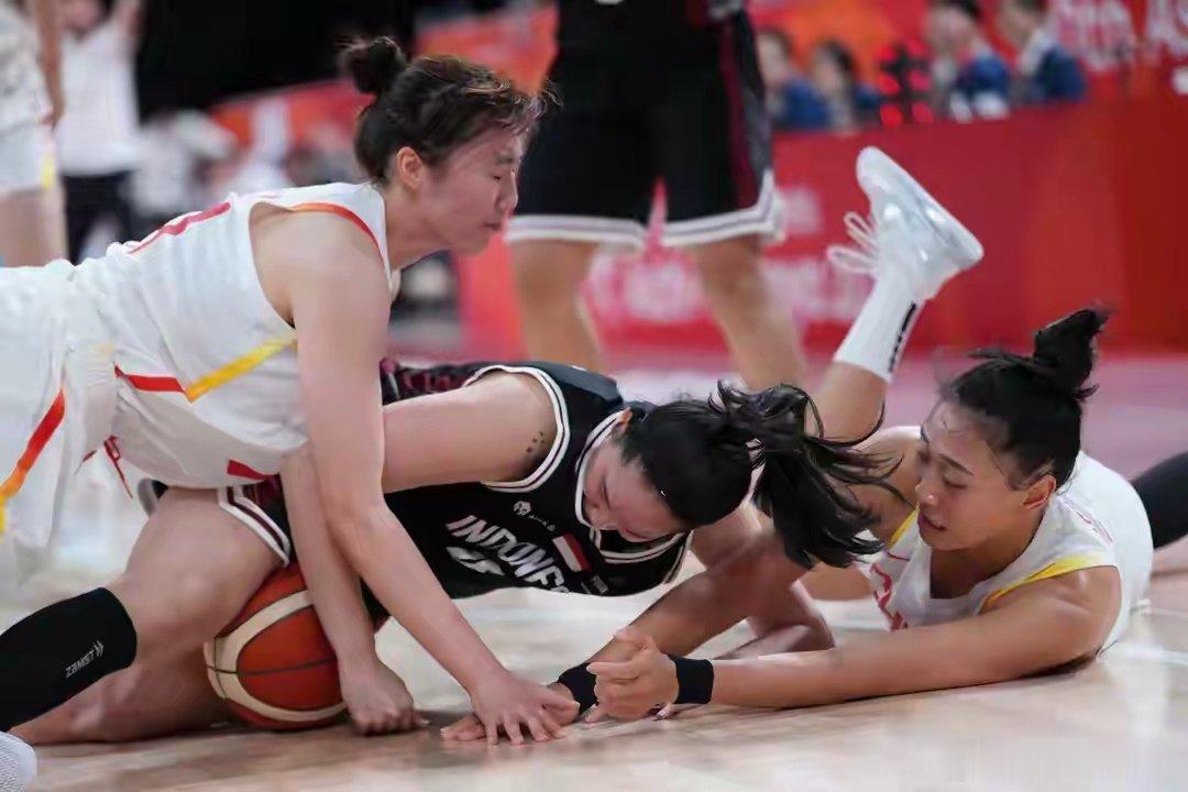 2026亚运会女篮赛事！
A组：中国队110：41印尼队！ ​