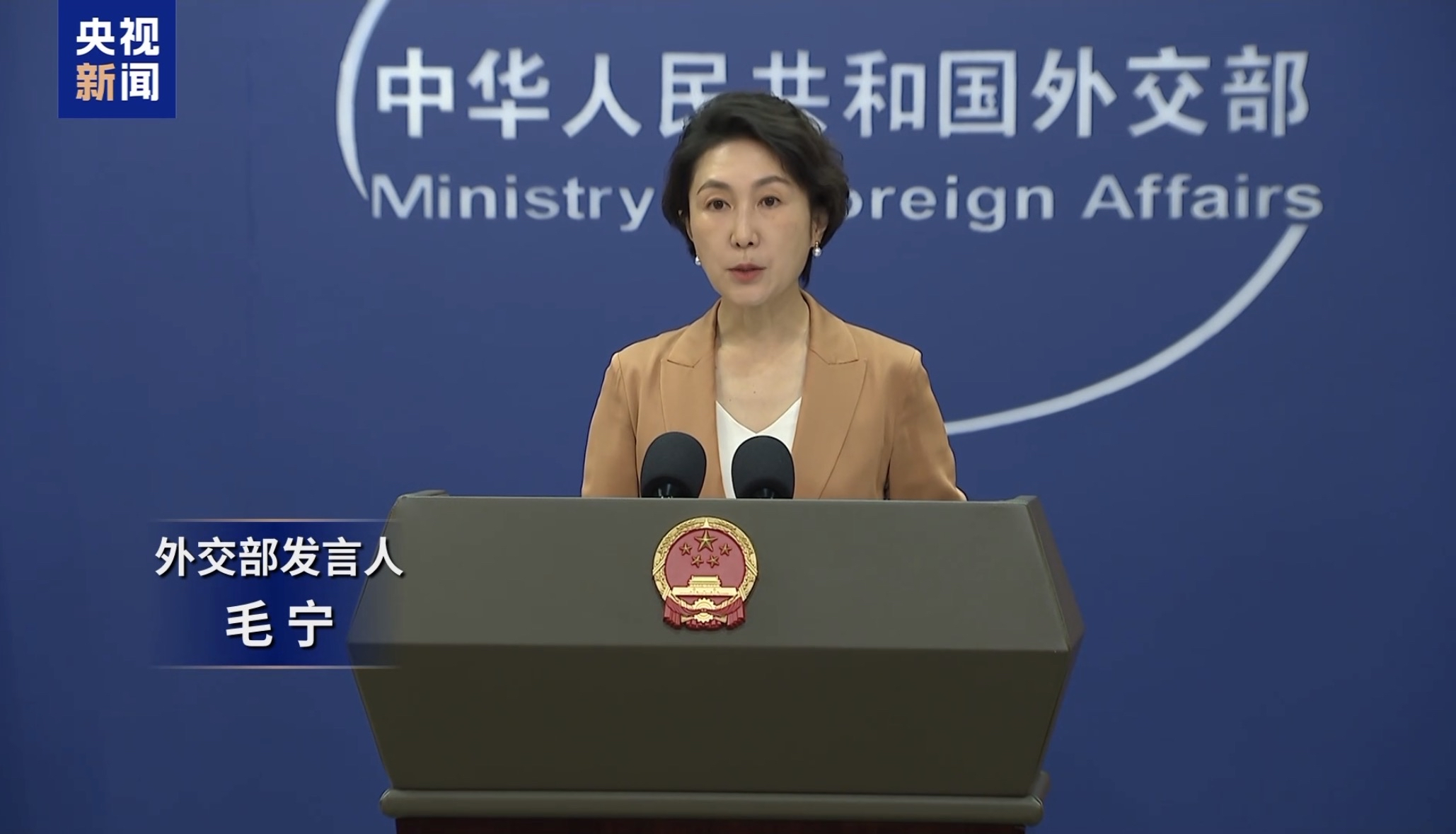 美国核裁军强扯中国，很大程度上是为了炫耀自己核武器多！

10月16号，外交部发言人在主持记者会时，有德国记者提问说，美国总统特朗普近期表示，美方正就无核化问题与中俄进行磋商。请问中方对此有何回应？
我发言人表示，这个问题中方已经多次阐明立场。中国的核力量同美国、俄罗斯完全不在一个量级，现阶段要求中