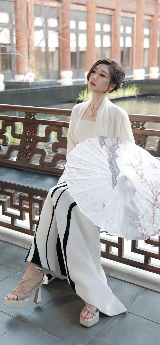 孙乐言美照。