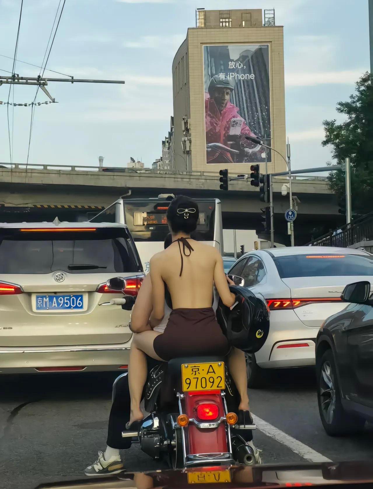 她这样不会冷吗