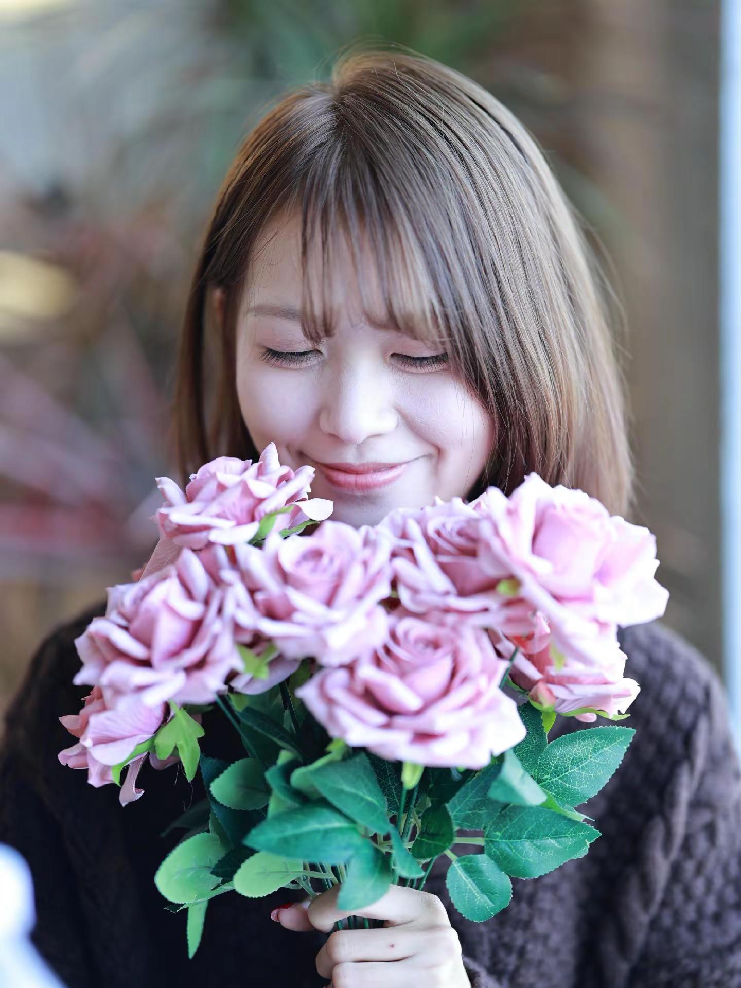 佳能新镜头拍出了氧气美女 ❗️。终于用佳能的新镜头RF85mm F1....