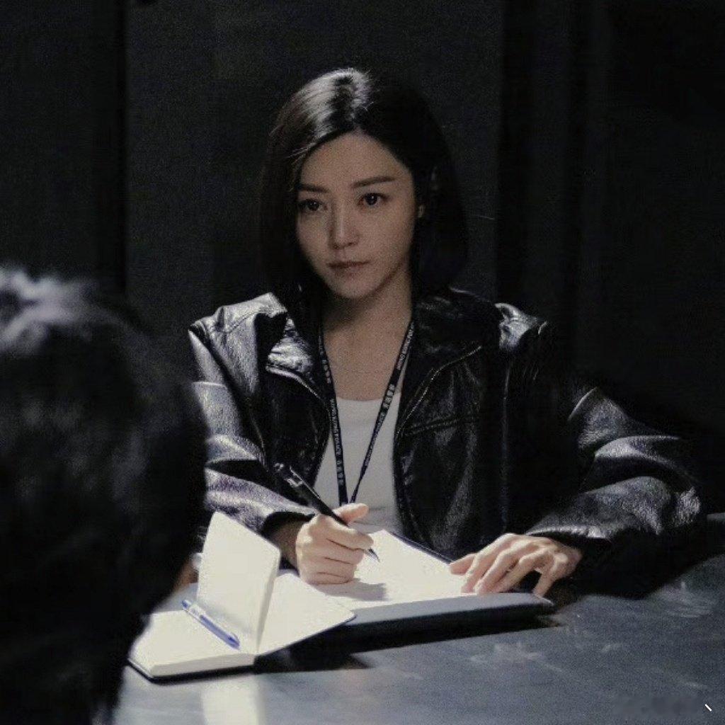 #衛詩雅[超话]#姐姐好帅。。 ​
