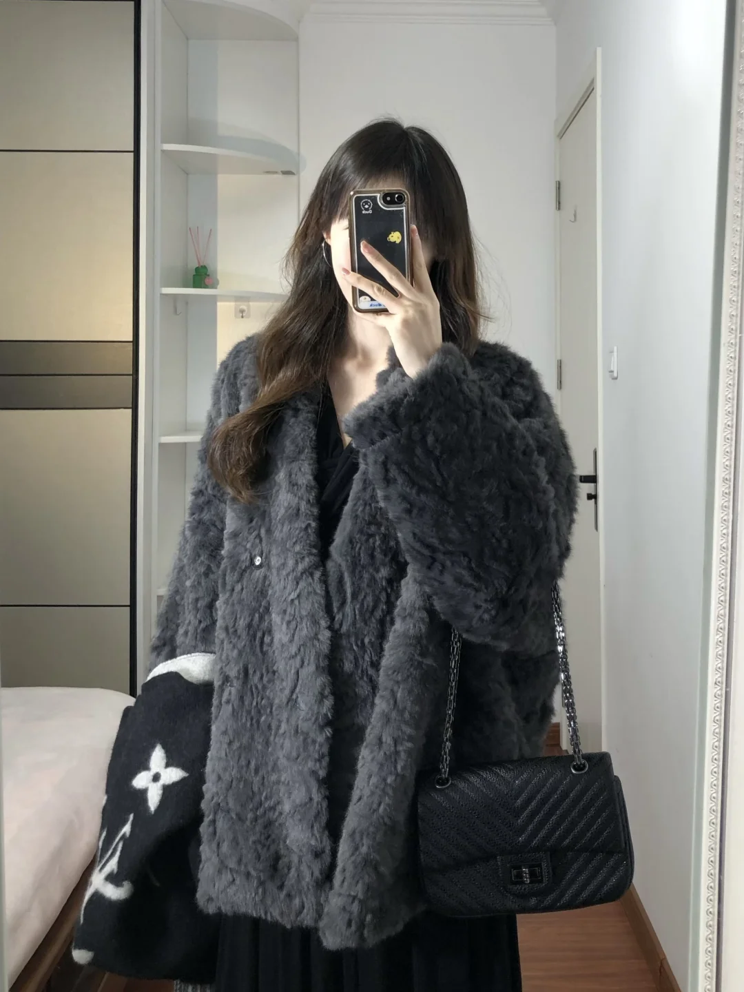 今年第一件灰色毛绒外套