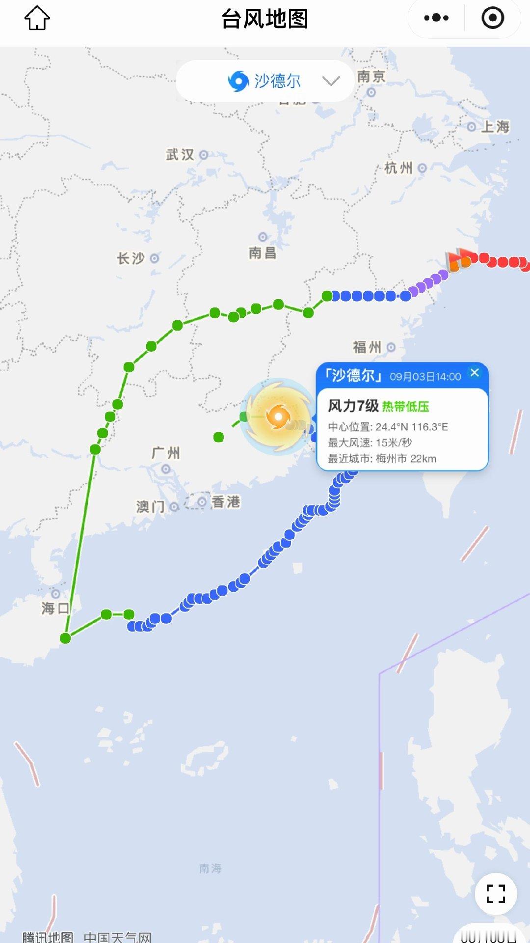 这么多年，你这样的我还是第一次见！
风力不大，伤害不小。
暴雨就围着福建转，一个多月了啊，就不能晴一两天？
这下好了，外卖也停了，好多地方都能划船了…[苦涩] ​