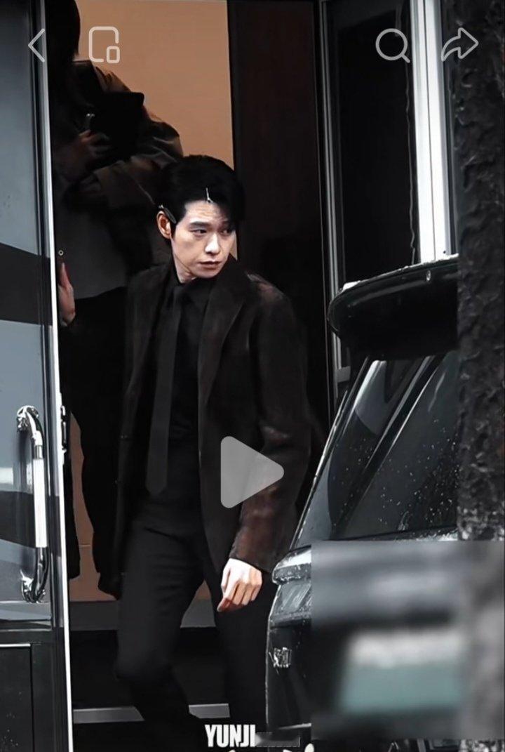 你家新中式总裁、矜贵轻熟男、樱花树下站谁都美、雨中迈巴赫…[doge][doge][doge]把一只河潼吹的天上有地下无[二哈][二哈][二哈] ​