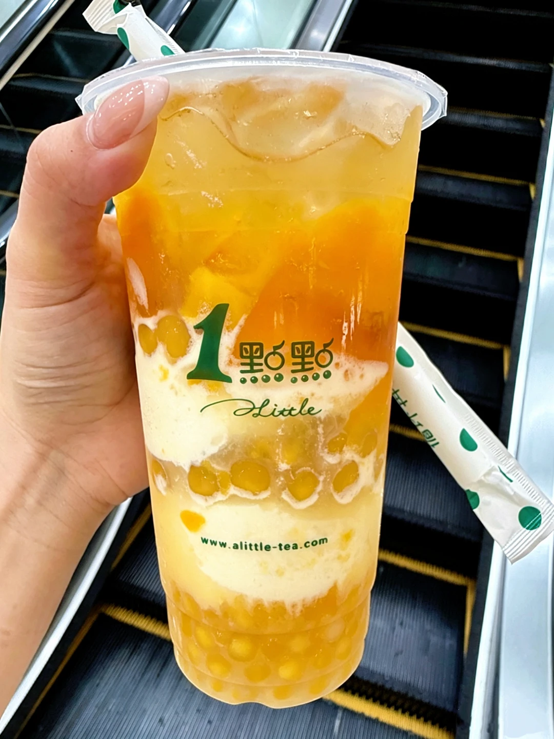 我很少用震撼来形容一种奶茶！！