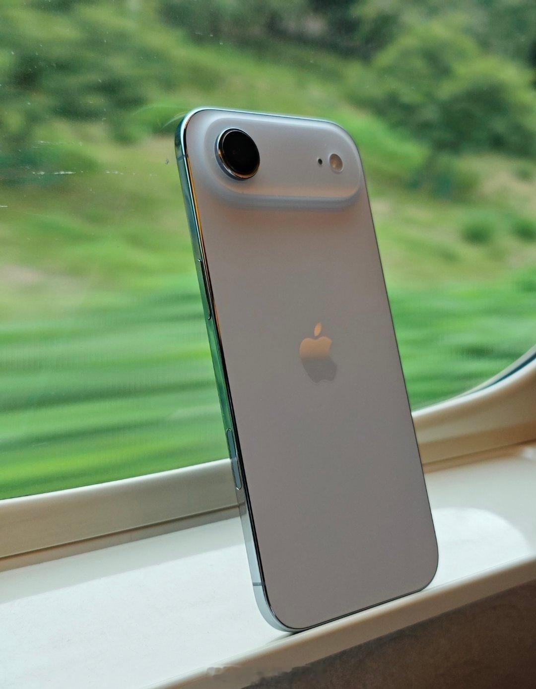 突然发现iPhone air过时了[允悲] ​