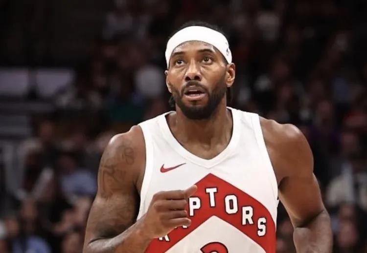 2026年10月，帕金斯在NBA Today节目里说了一句话。他把科怀·伦纳德排在东部最危险球员的第一位。排在塔图姆前面，排在字母哥前面，排在勒布朗前面。
而就在十个月前，2025年12月3日，同一个帕金斯，在Road Trippin&39; Show节目里说的是另一套话。他说伦纳德签约快船是NBA历史最