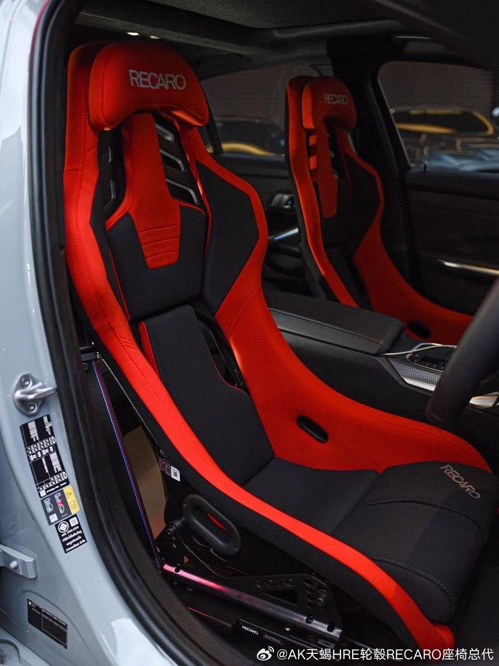 宝马M340i 升级 RECARO RSS 桶椅，竞技包裹兼顾日常通勤#改装##改装车##汽车改装##汽车改装资讯# ​