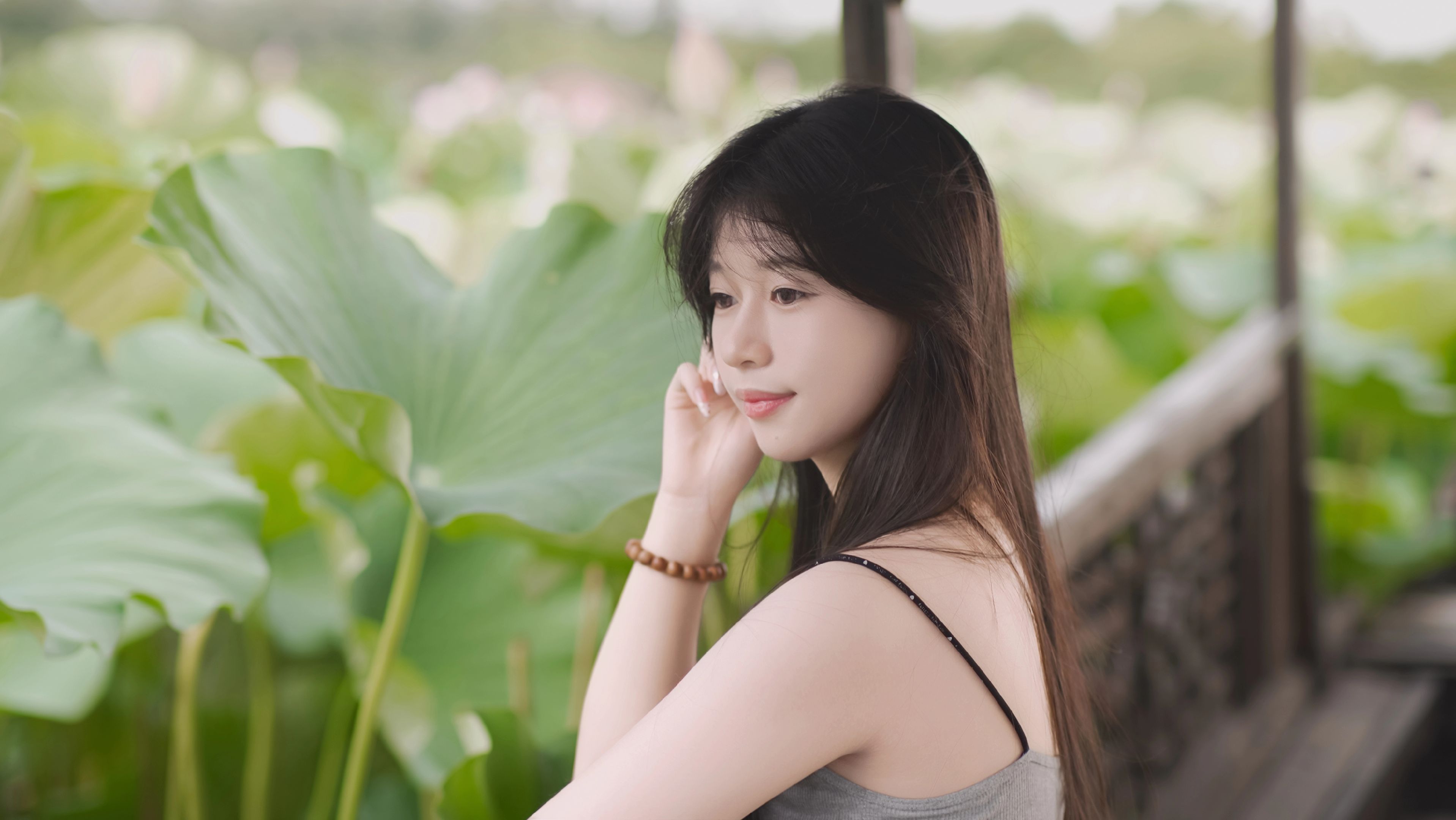 <p>甜系美女 <!--{img:0}--><!--{img:1}--...