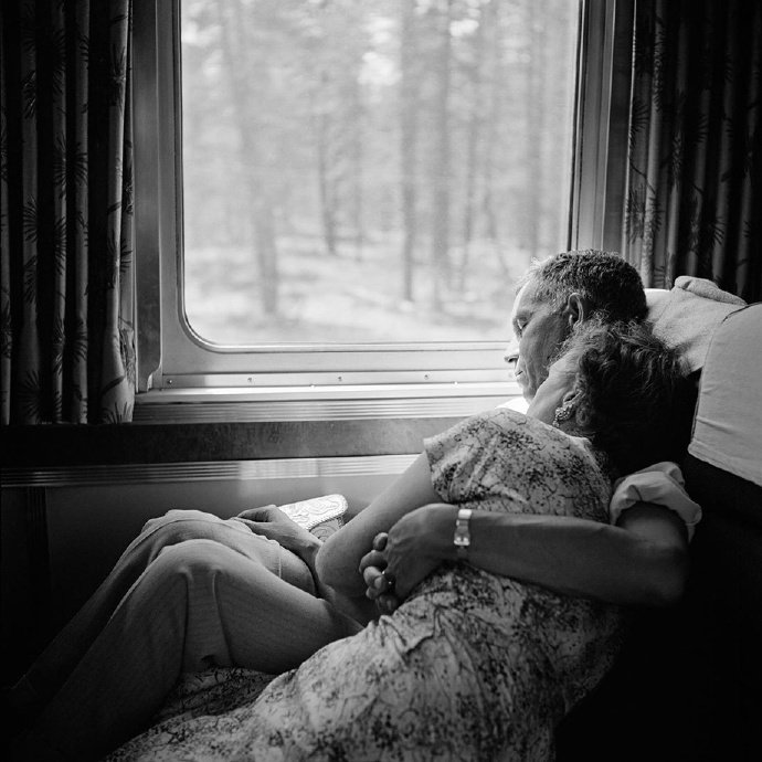 街头恋人。 | 📷：Vivian Maier ​​​