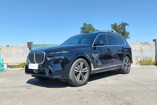 宝马 X7 xDrive40i 尊享M运动 6 座