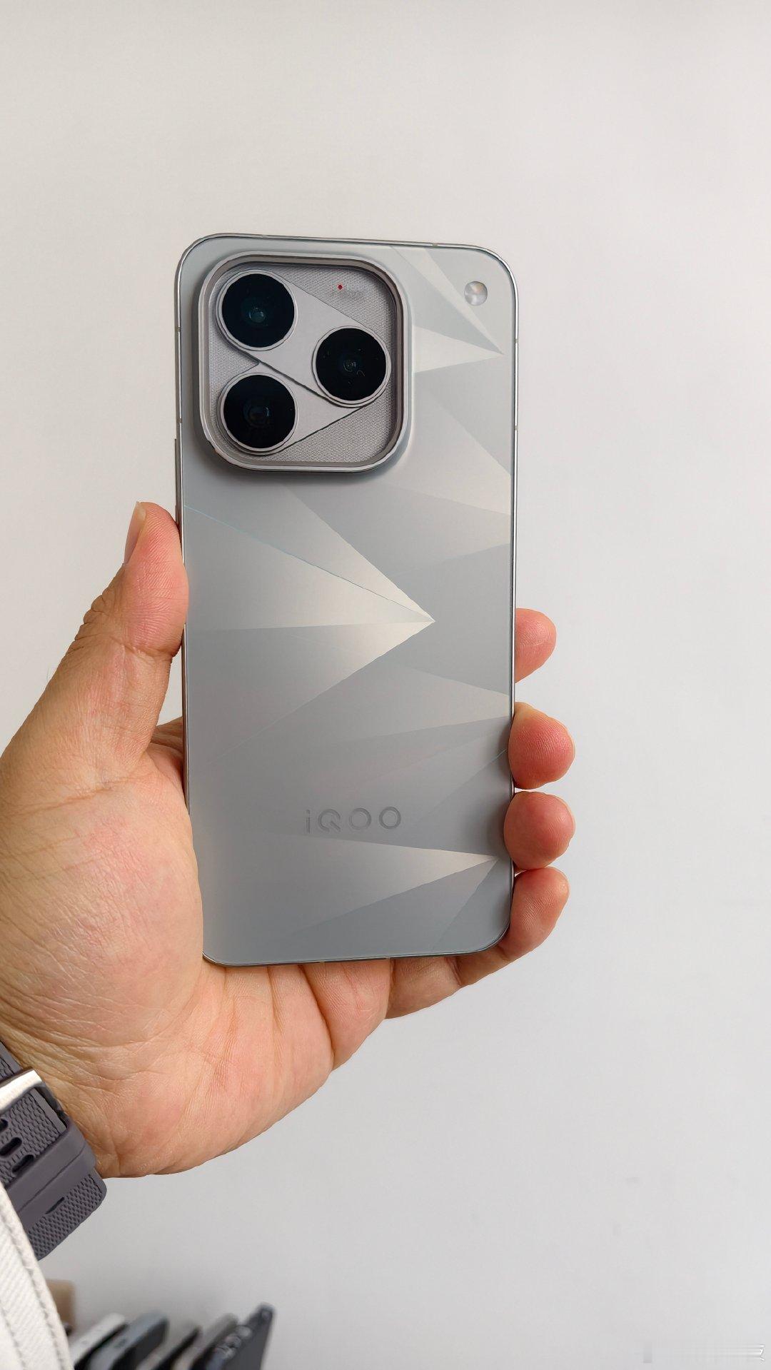 #iQOO16# 165帧的王者荣耀，都体验上了吗？很给力！#iqoo[超话]# ​
