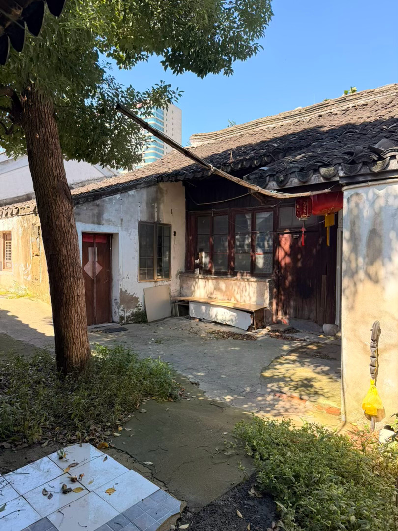 房车销量大涨常州 鼎鼎大名的赵翼故居，没想到破落成这样，都被人拿来养猫了。这事可能也就常州能挥霍的起，毕竟名人实在太多了。 常州